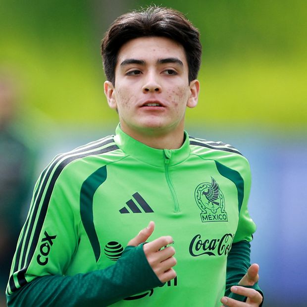 Gilberto Mora durante un entrenamiento con la Selección Mexicana
